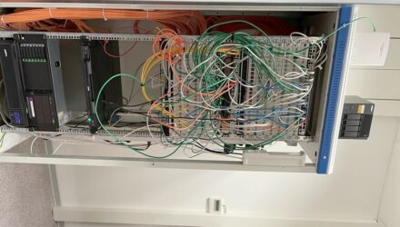 serverrack-offen-nas.jpg