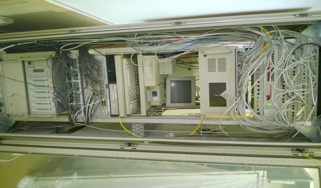 serverrack-90er-jahre-alt