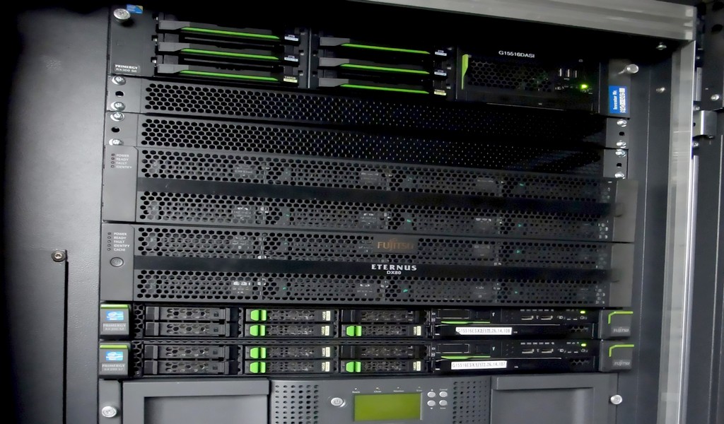 serverrack-fujitsu