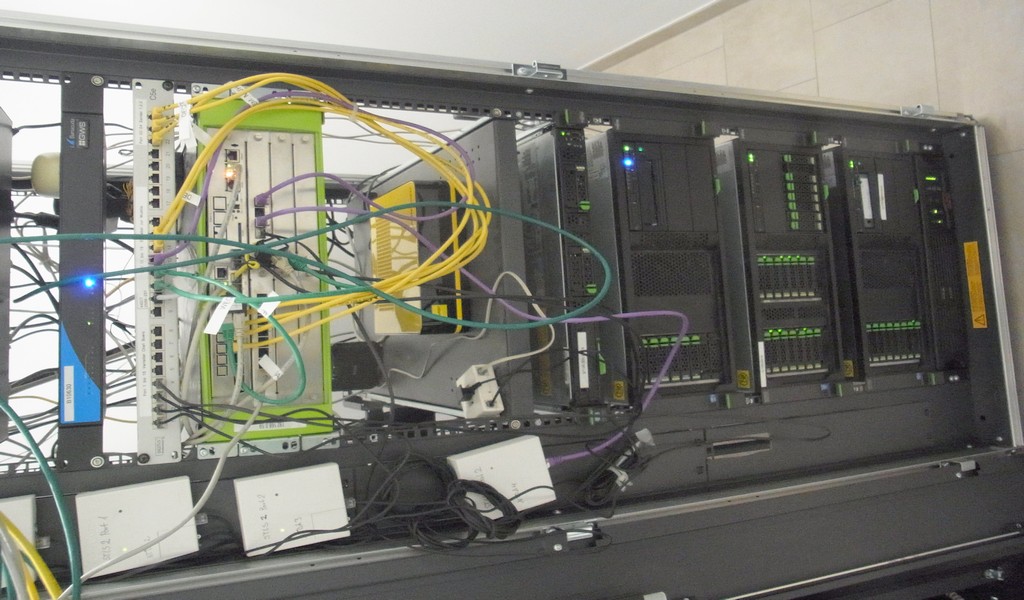 serverrack-unify-telefonanlage