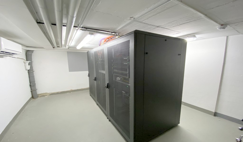 serverracks-serverraum-klima-brandschutz-ok