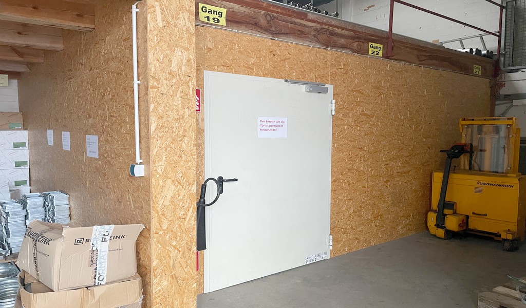 serverraum-osb-platten-brandschutzfuellung-s60