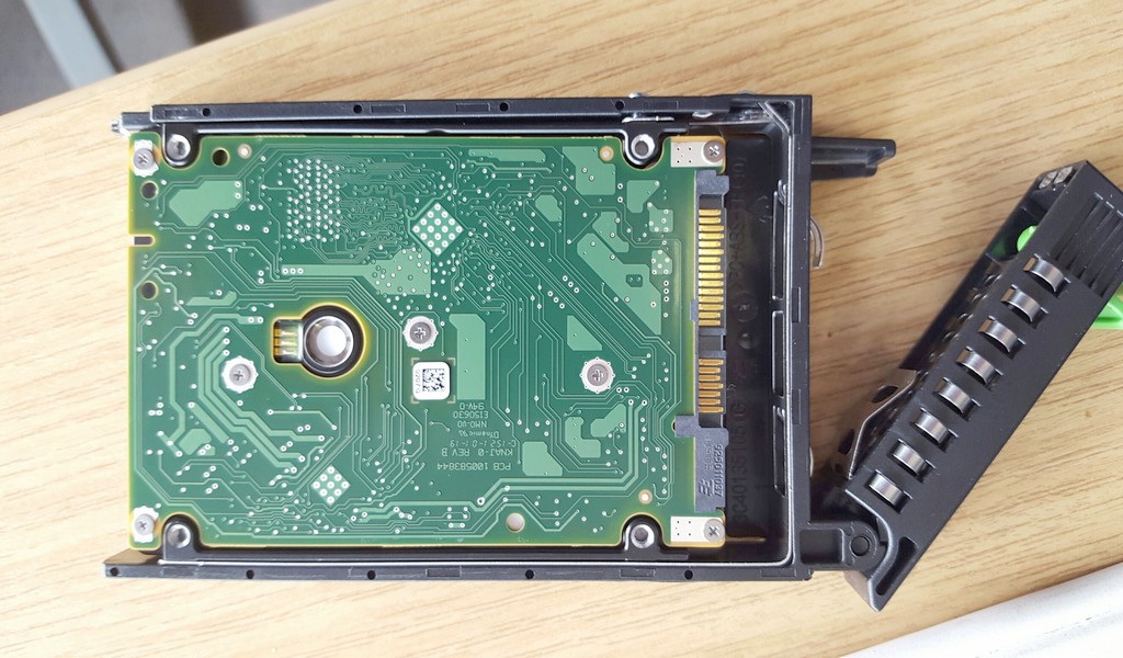 festplatte-server-hotplug-rahmen-2.5