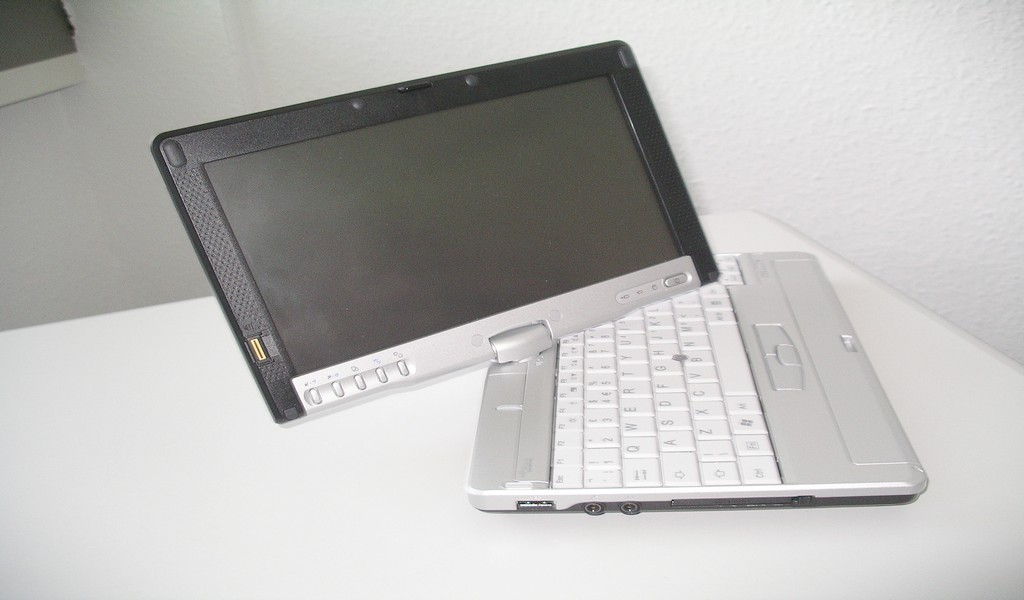 fujitsu-convertible2