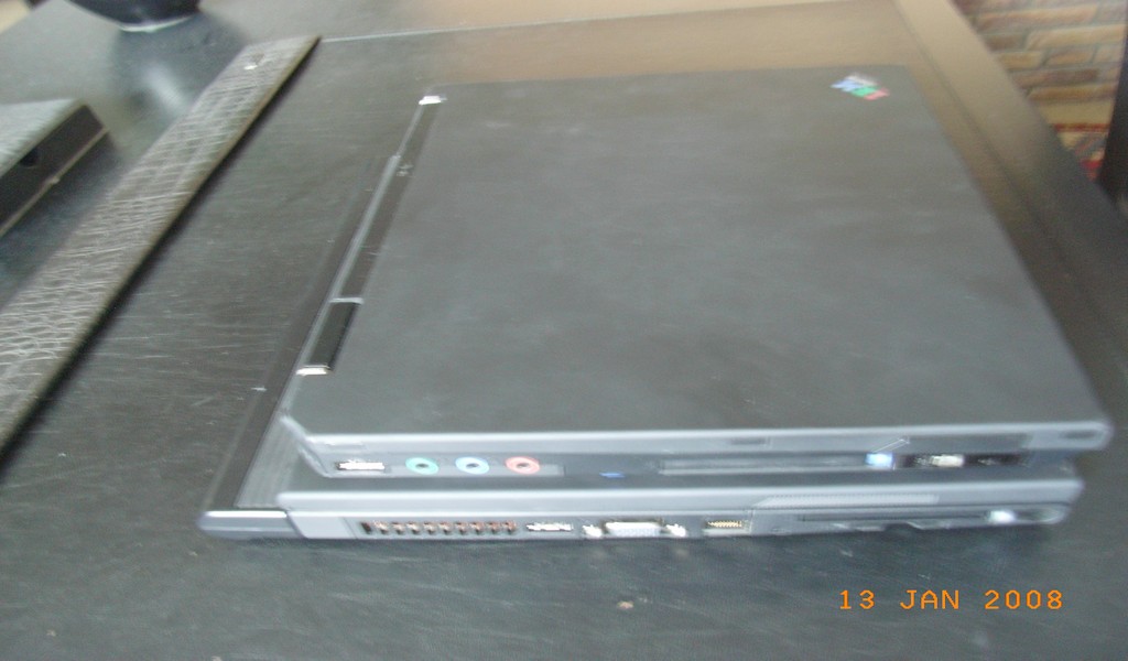 pmg-pad-vs-fujitsu-lifebook3-zugeklappt