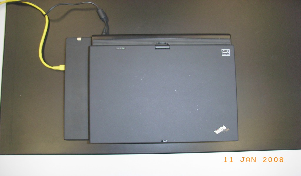 pmg-pad-vs-fujitsu-lifebook4-zugeklappt